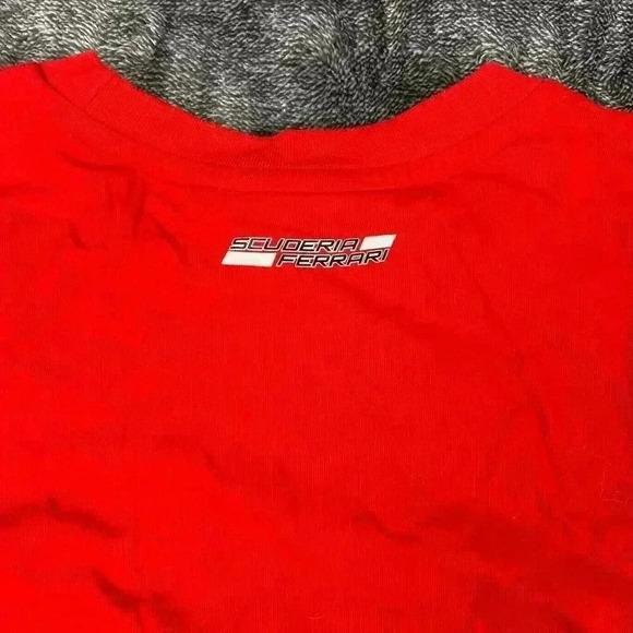 Ferrari Racing Formula 1 Scuderi Sebastian Vettel T-Shirt Size 152 Youth M/L - Picture 8 of 10